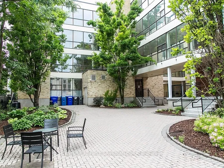 440 Wellington St #101 — Photo 15
