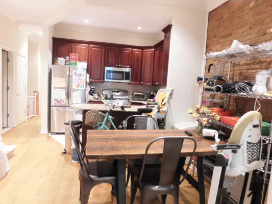 Rented by R New York | media 23