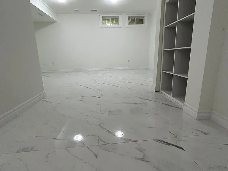 54 Henderson Cres — Photo 18