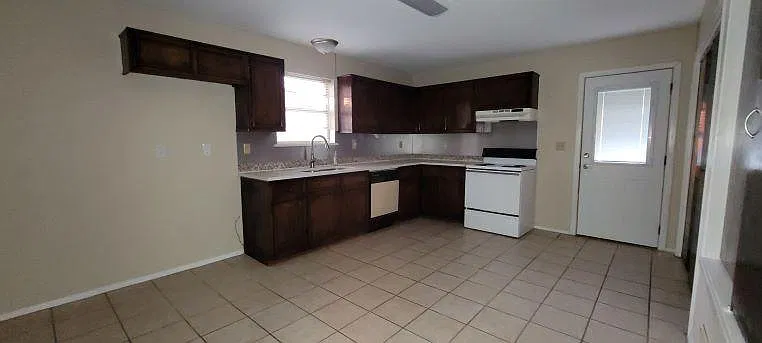 2 bed, 1000 sqft, $1,200 — Photo 4