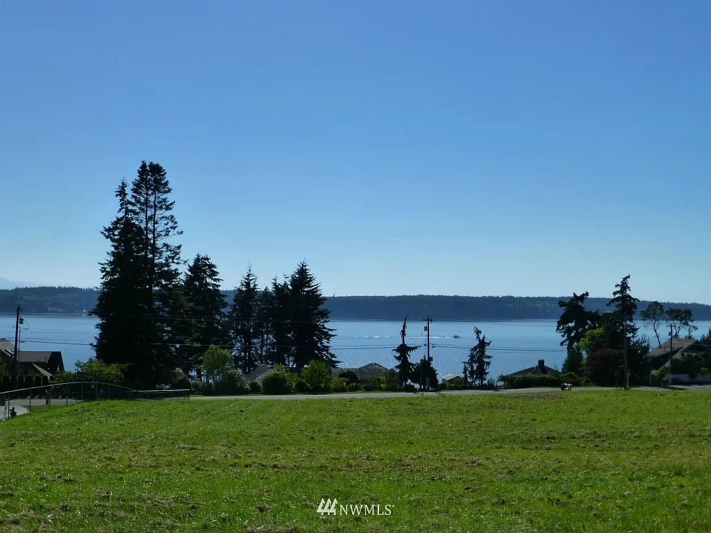 679 Field Road photo 1