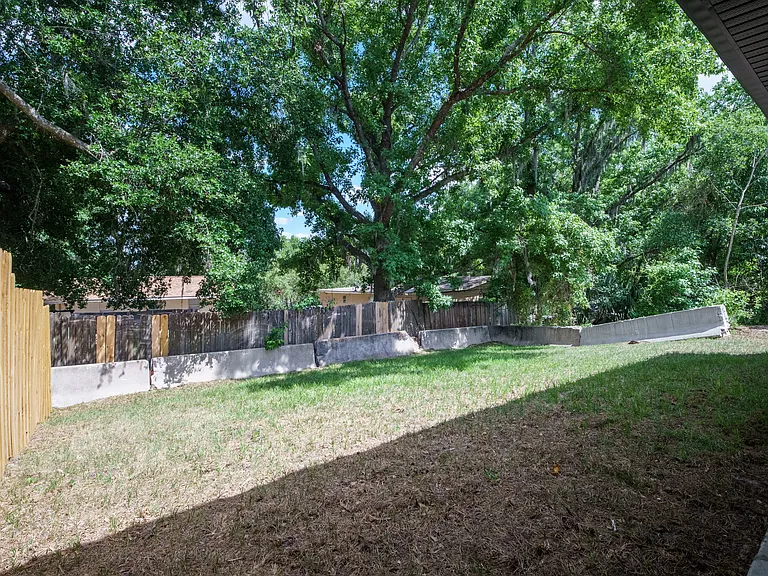 210 Parrotte Ct — Photo 73