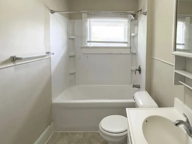 940 S 15th St — Photo 10