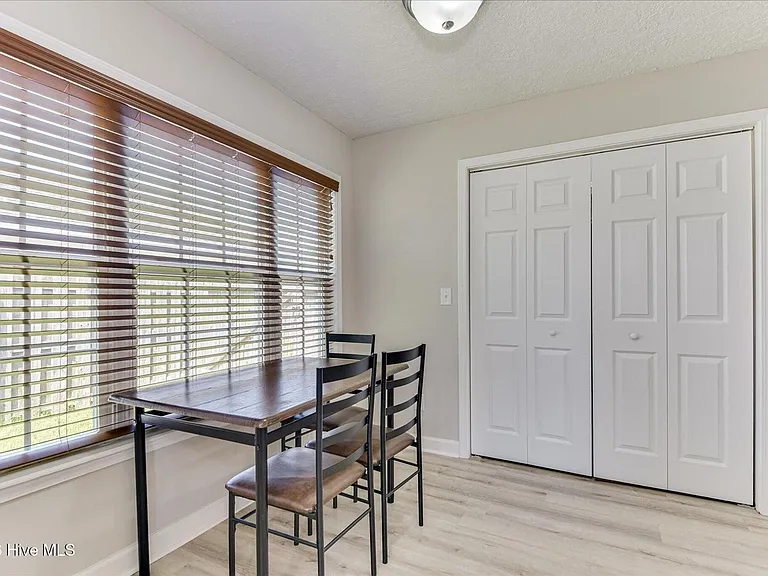 135 Summerfield Cir — Photo 11
