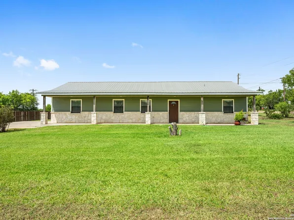 208 Bryan, Jourdanton, TX 78026