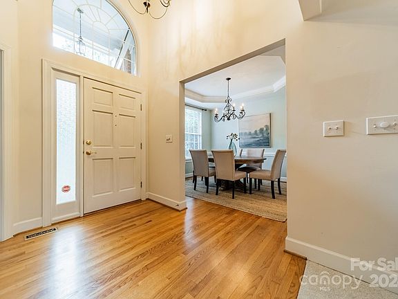 4th image of 6342 Oxwynn Ln