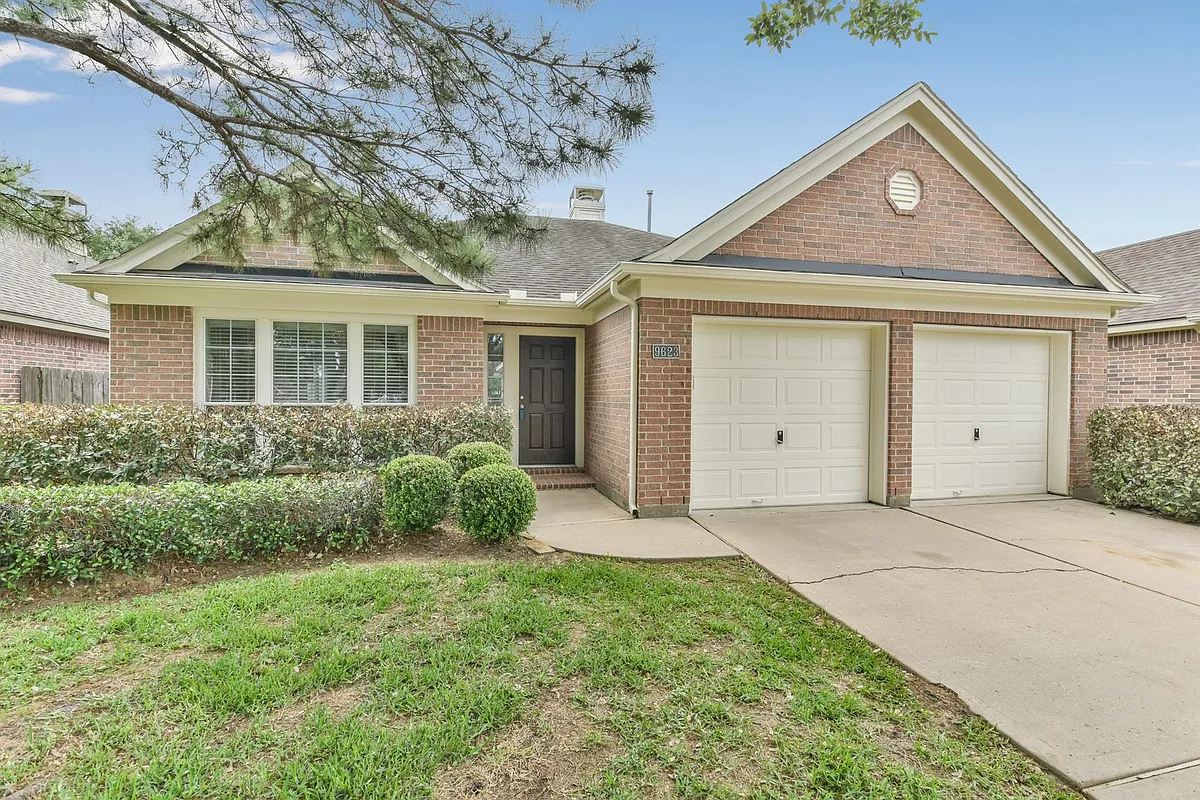 Building Photo - 9623 Wakefield Village Dr