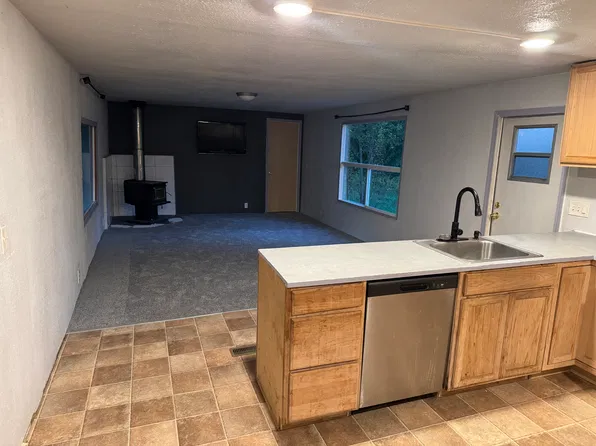 719 Key Peninsula Hwy NW, Lakebay, WA 98349