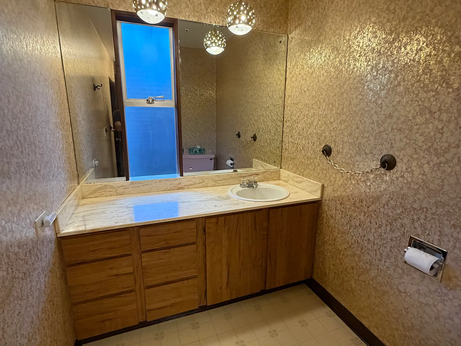 4 bed, 1.5 bath, 1744 sqft, $2,450 — Photo 3