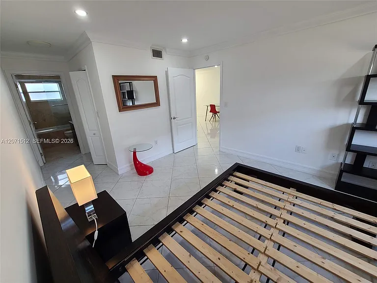 750 Michigan Ave #203 — Photo 24