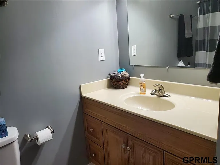 2201 Scarborough Dr — Photo 11