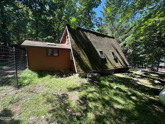 5th image of 1270 Woodhaven Dr