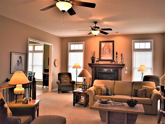 2nd image of 2903 Woodgate Dr