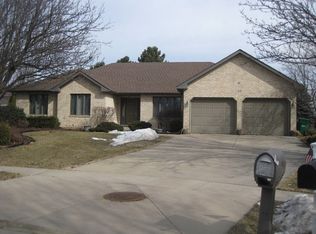 319 Harvard Ct, Shorewood, IL