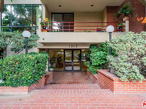 2nd image of 1312 S Saltair Ave APT 101