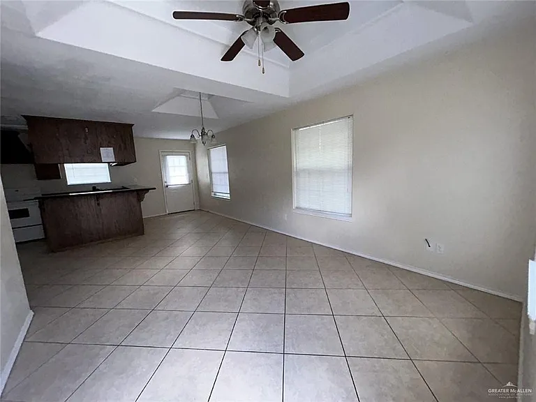 215 W Albatross Ave #B — Photo 14