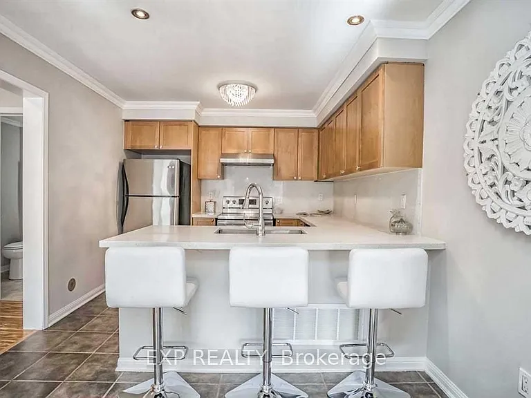 945 Sprague Pl — Photo 11