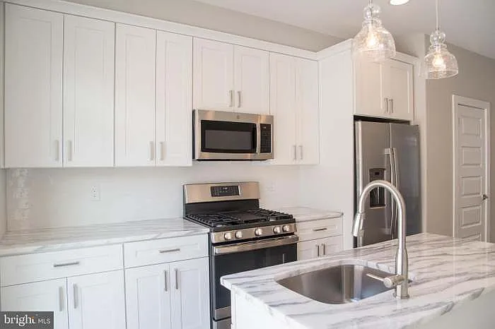 1332 S 30th St #4 — Photo 5