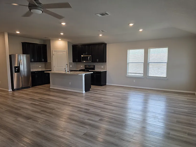 1609 Gerald Ln — Photo 13