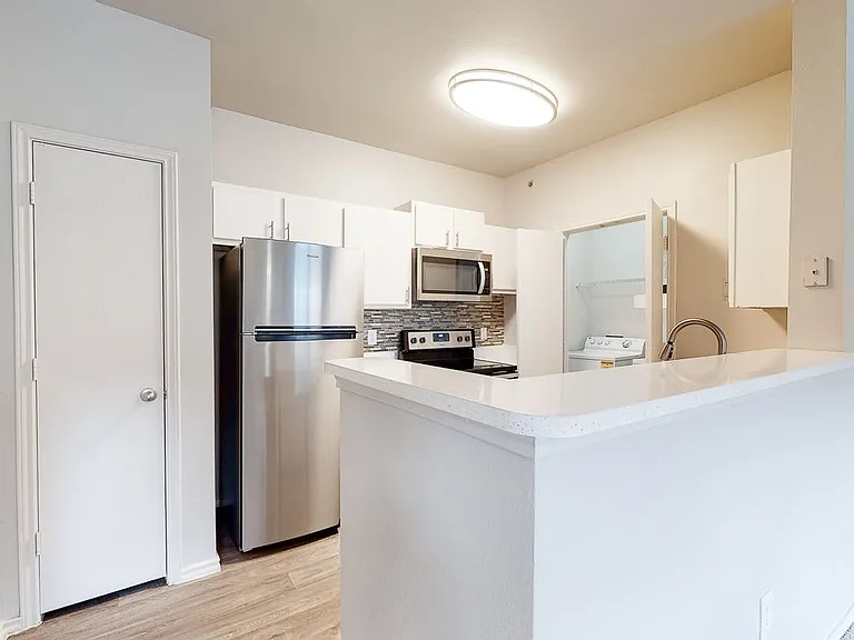 Sereno Park Apartments — Photo 96