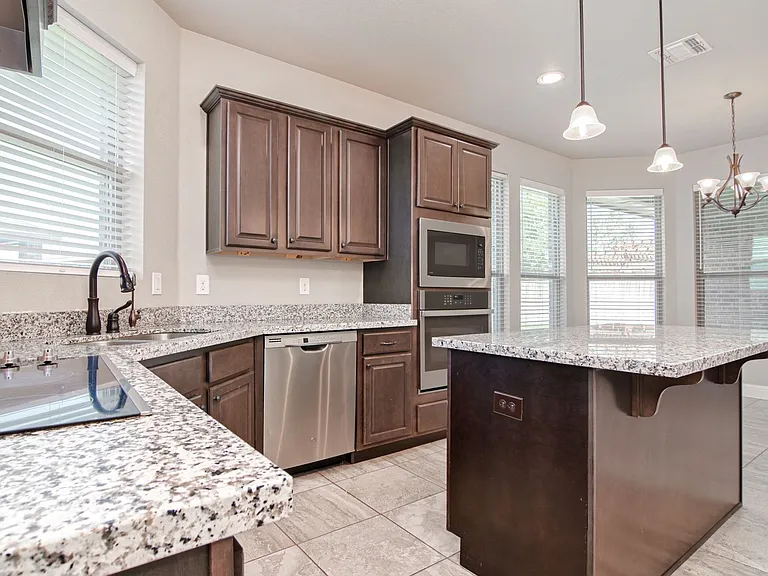 6014 Sunrise Way — Photo 4