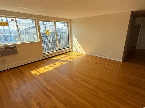1643 Cambridge St, Cambridge, MA