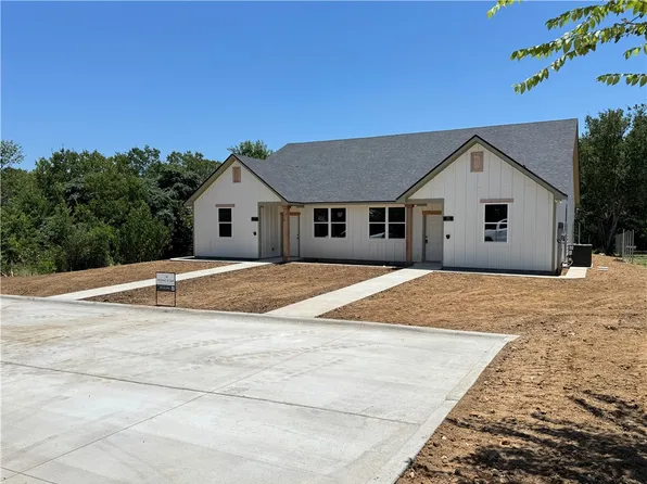142 E Martin Luther King Dr, Caldwell, TX 77836