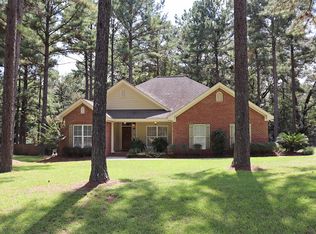 111 Red Roan Rd, Hattiesburg, MS 39402