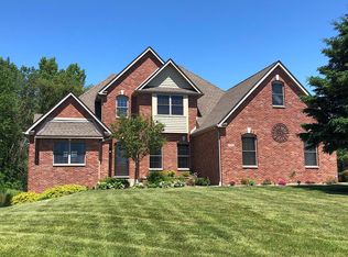 520 Pheasant Ridge Ln, Fontana, WI 53125