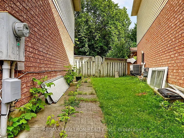 116 Andona Cres — Photo 37