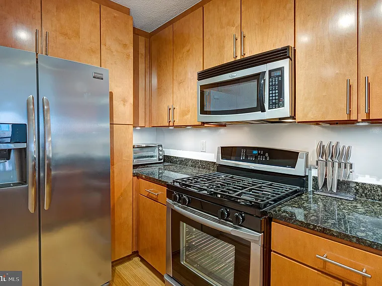 915 E St NW #1001 — Photo 26