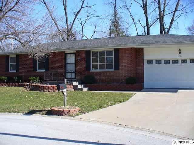 Home for Sale in Quincy, IL $179,900