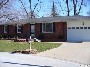 1221 S 24th St, Quincy, IL 62301