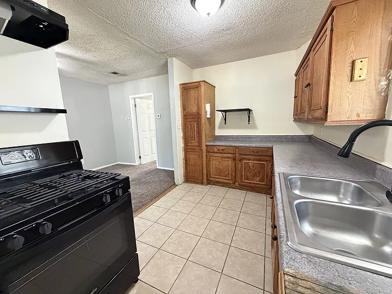 3112 NW 14th St — Photo 6