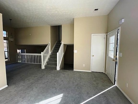 3rd image of 6296 Laurel Post Dr