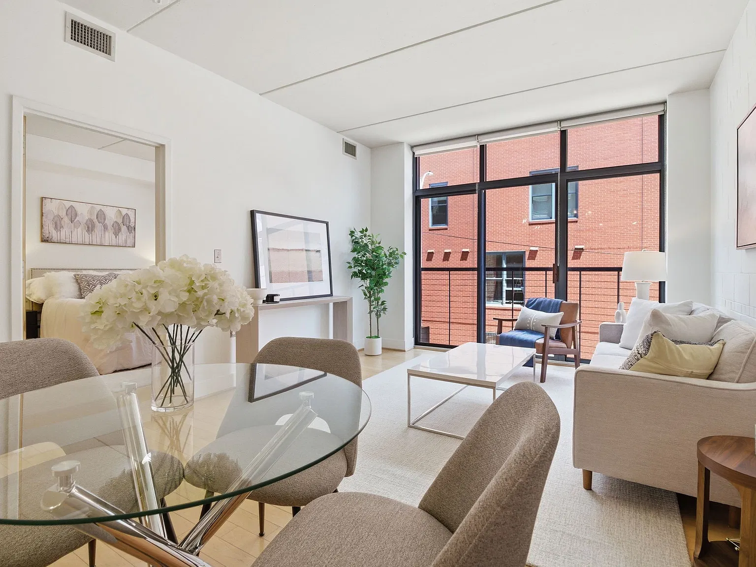 2 bed, 792 sqft, $3,300 — Photo 4