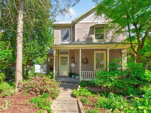 518 8th St NE, Charlottesville, VA 22902