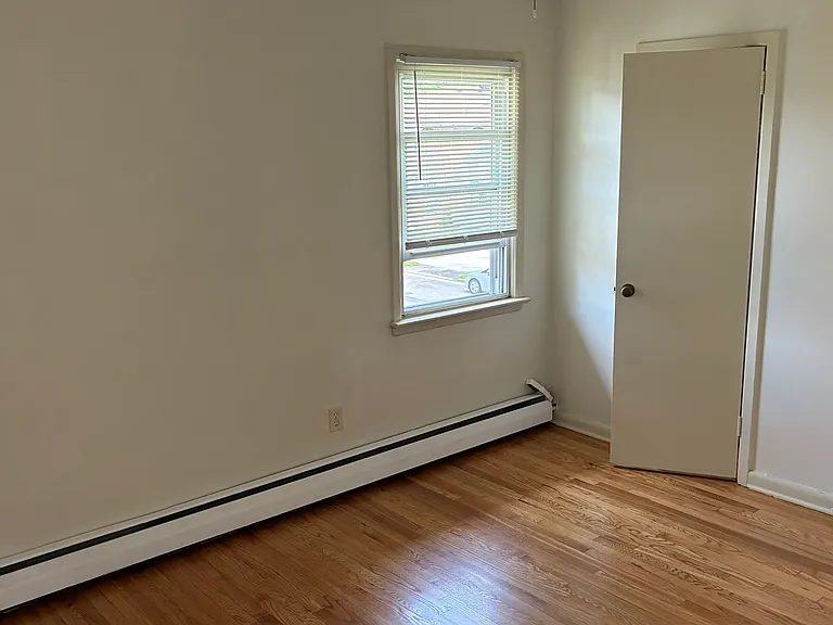 700 Roselle St — Photo 9