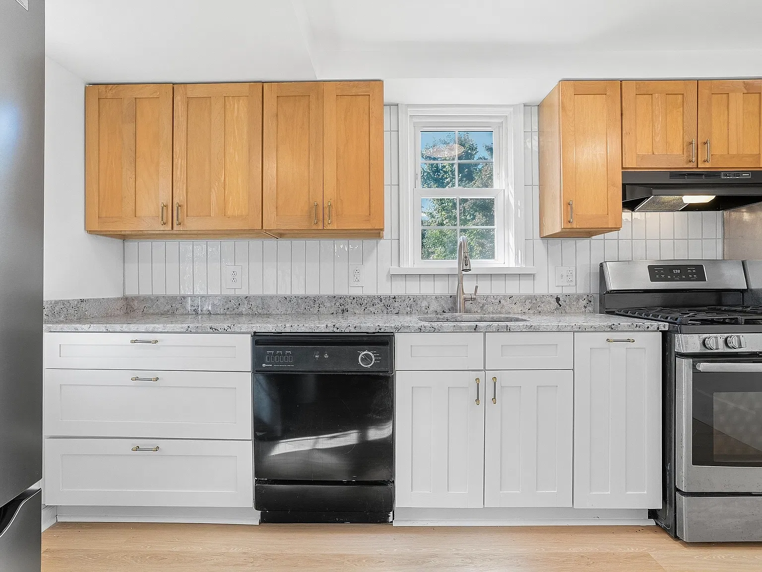3 bed, 1200 sqft, $2,350 — Photo 2