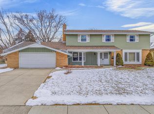 5645 S Lake Dr, Cudahy, WI 53110