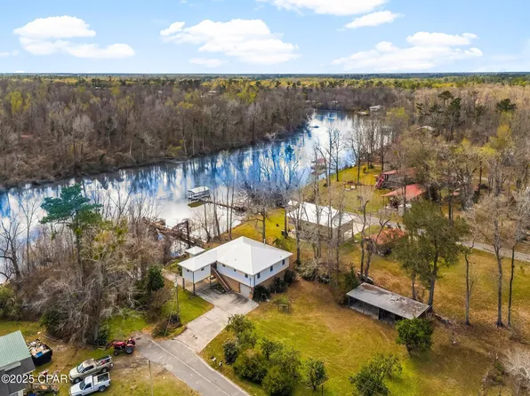 157 Goodwin St, Wewahitchka, FL 32465