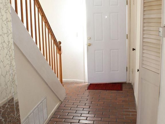 2nd image of 3016 Barrywood Dr