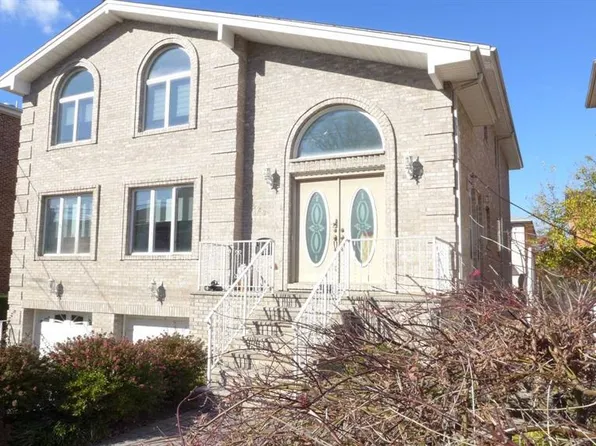 523 2nd St, Palisades Park, NJ 07650