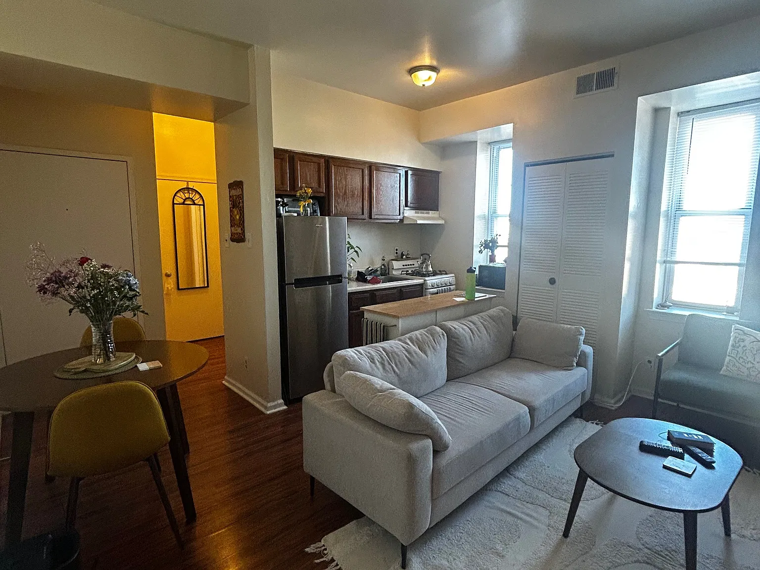 1 bed, 700 sqft, $1,299 — Photo 1