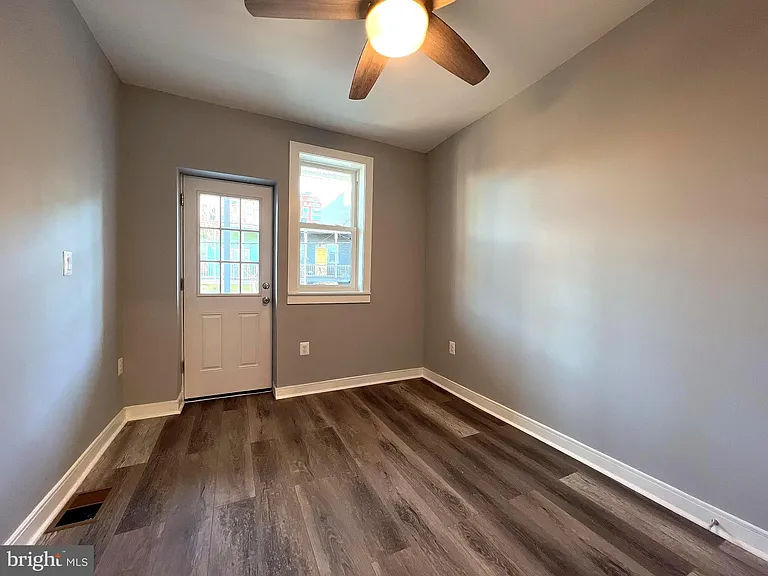 1210 Half St SW — Photo 24