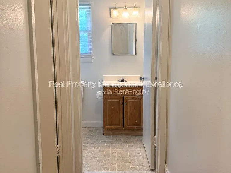 419 Walton St — Photo 18