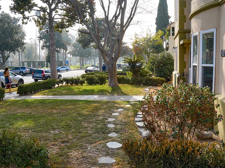 429 N Palm Ave #A — Photo 3