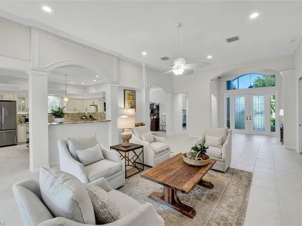 9134 Troon Lakes DR, NAPLES, FL 34109