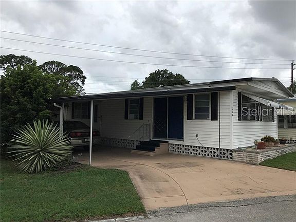 3rd image of 204 52nd Avenue Plz W