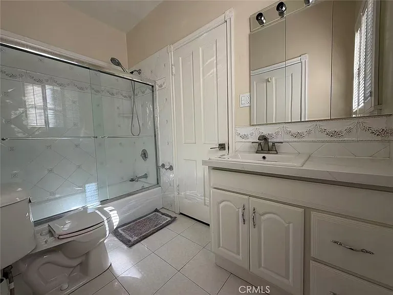 113 N Doheny Dr — Photo 14